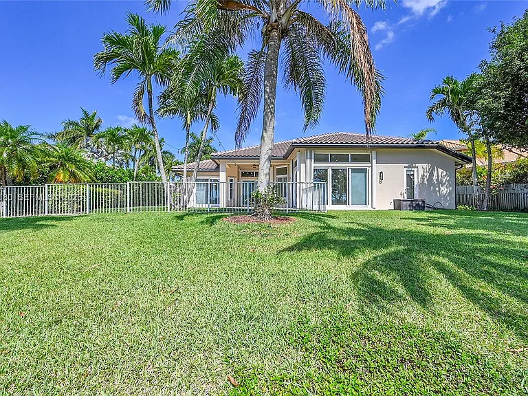 512 NW 120th Dr — Photo 36