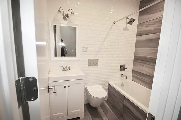 Rented by Delmark Realty LLC | media 28