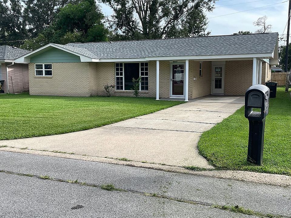 1st image of 12 Austin Dr