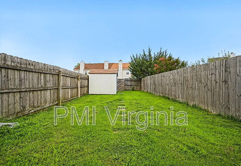 1651 Mantane Arch — Photo 26