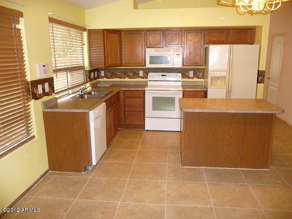 5th image of 42582 W Bunker Dr