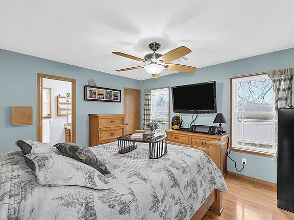 4th image of 1210 Spring St