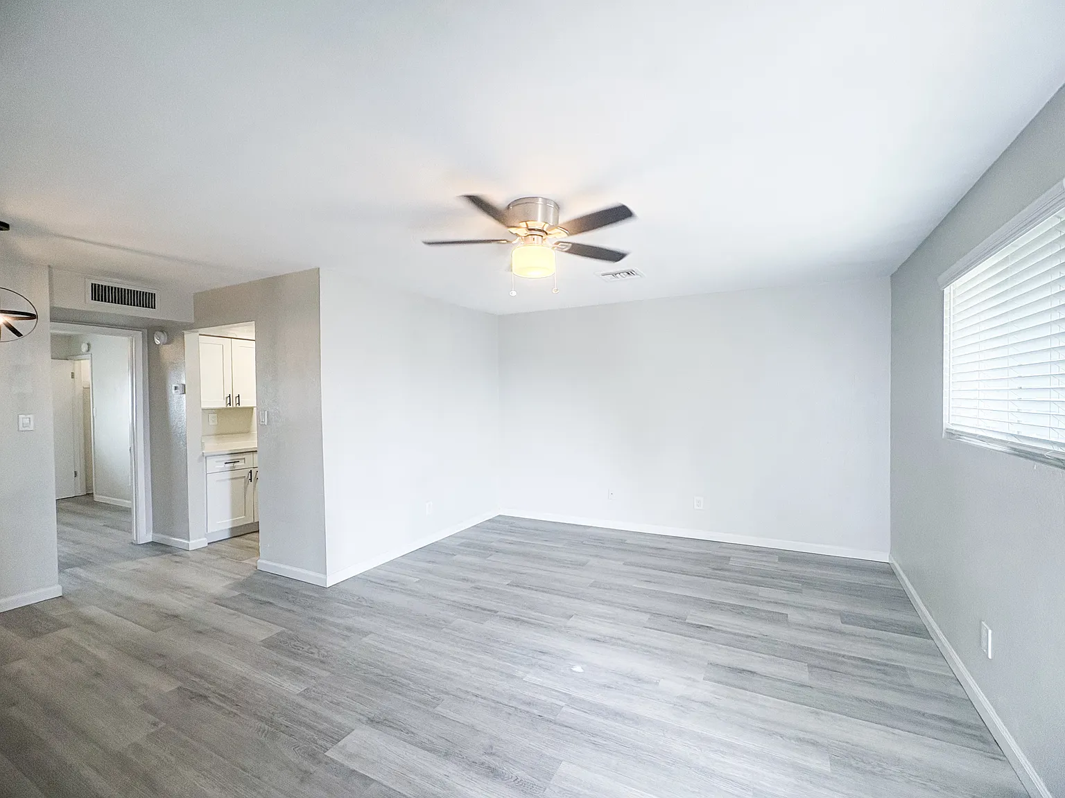 3405 E Pinchot Ave — Photo 3