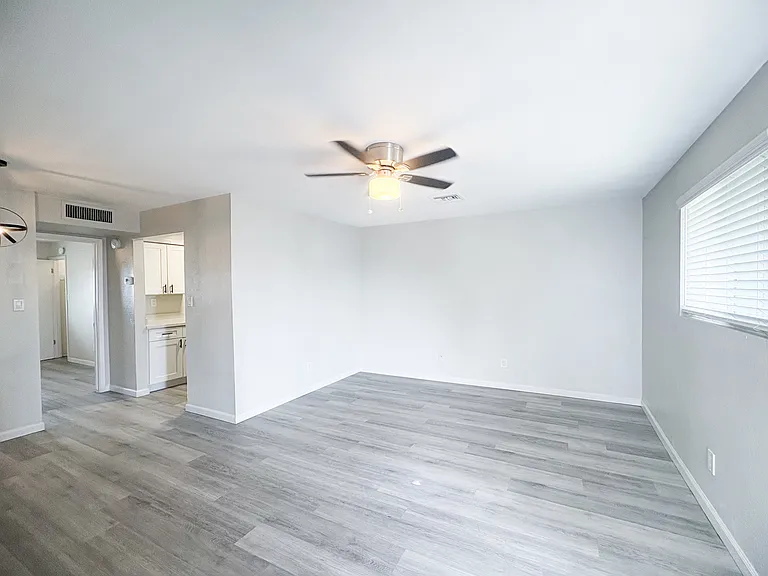 3405 E Pinchot Ave #11 — Photo 2