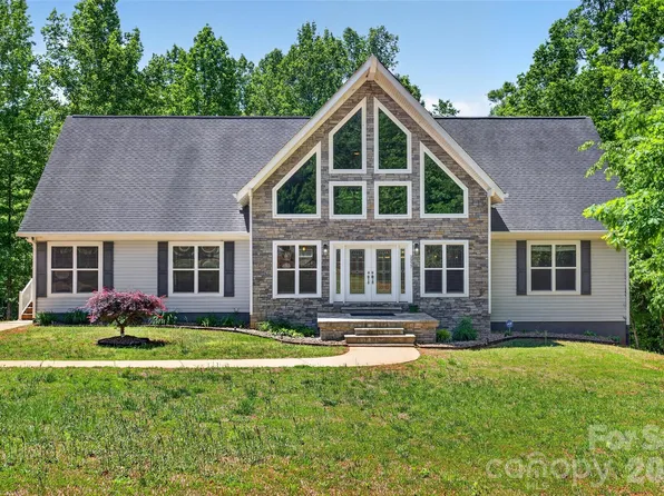 2977 Cabin Creek Dr, Catawba, NC 28609