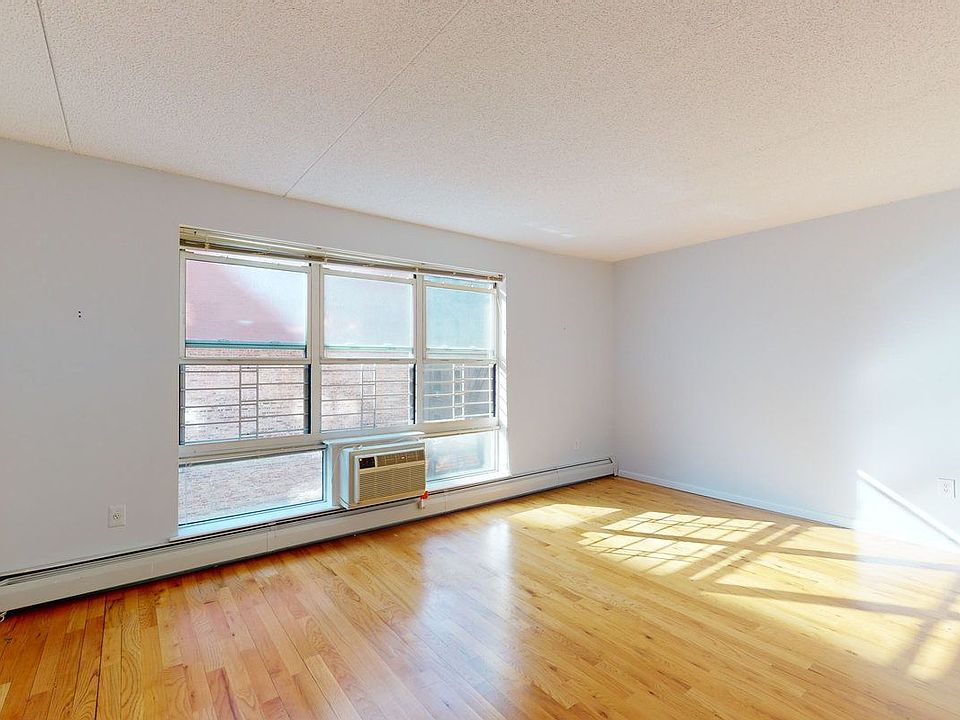 2nd image of 700 W 192nd St APT 512