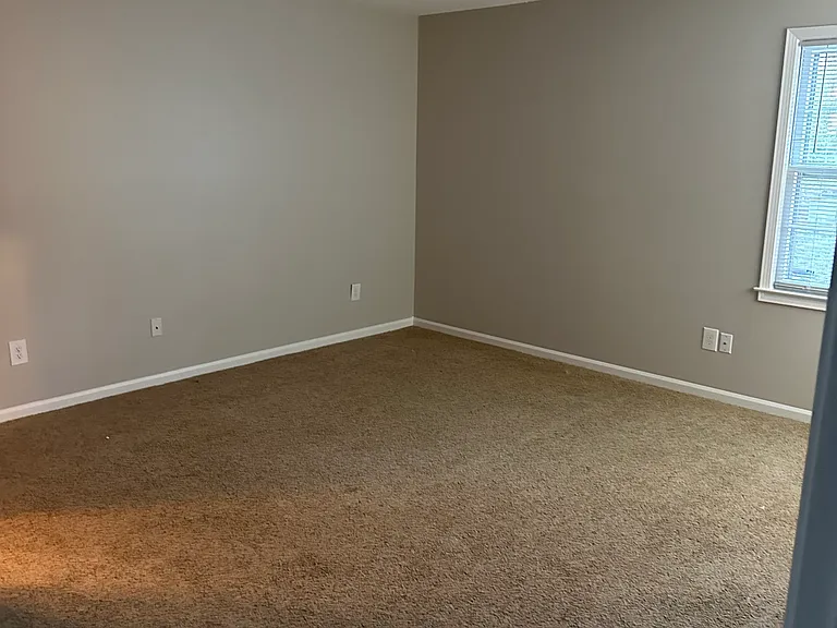900 N Main St #10 — Photo 11