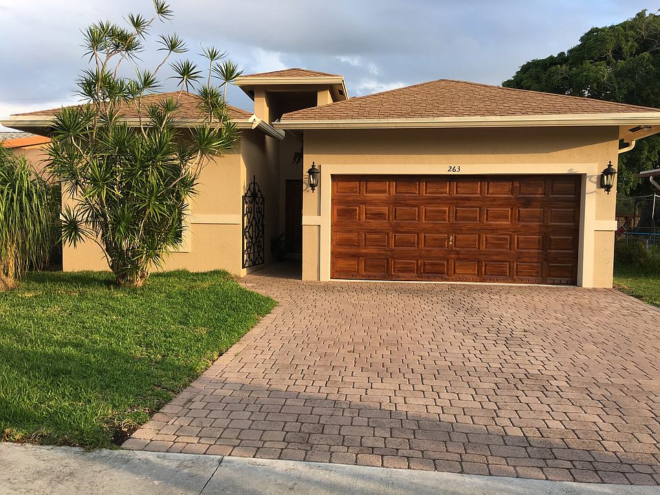 BEAUTIFUL 3-2  W/HEATED POOL