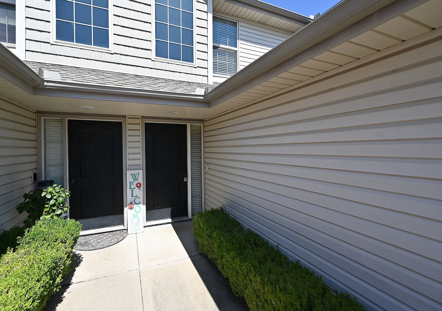 3 Bedroom, 2 Bath Townhouse with one car garage in Foxcreek. — Photo 3