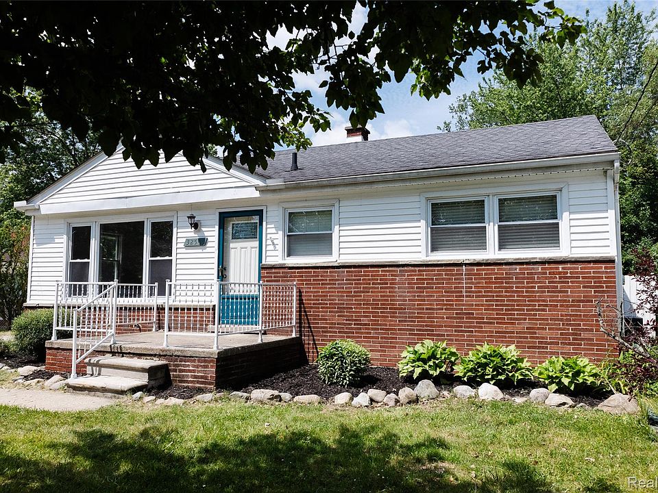1st image of 32501 Robeson St