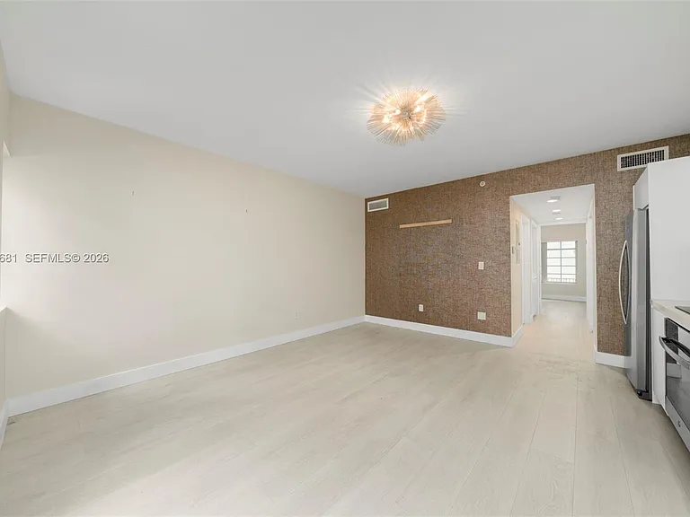 435 21st St #103 — Photo 8
