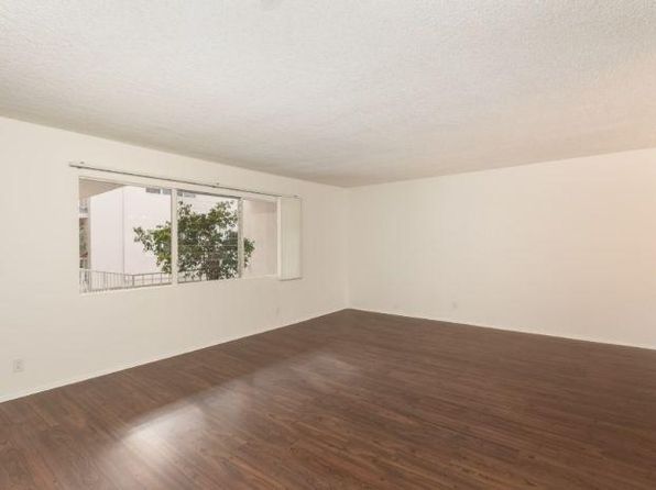 357 S Rexford Dr APT 206