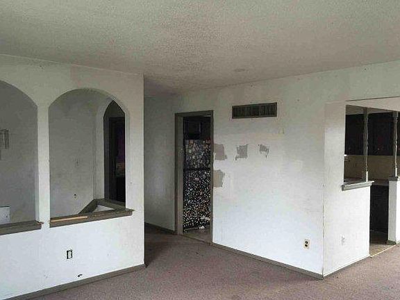 5th image of 17200 E 6th Terrace Ct N