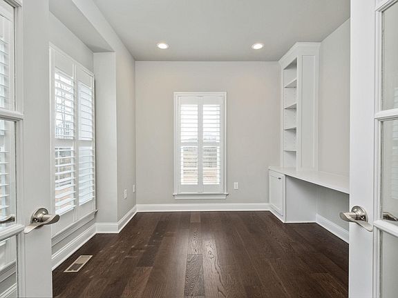 5th image of 336 Avondale Ln