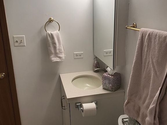 3rd image of 16736 Paxton Ave APT 1N