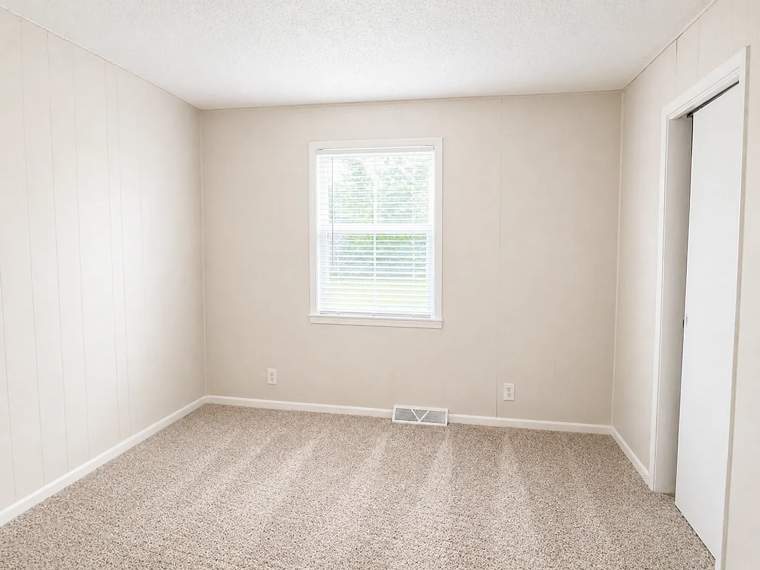 3419 Willow Road — Photo 3