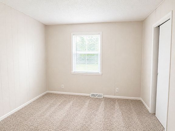 3rd image of 3419 Willow Rd #B