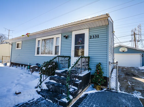 2331 W Greenwood Ave, Waukegan, IL 60087