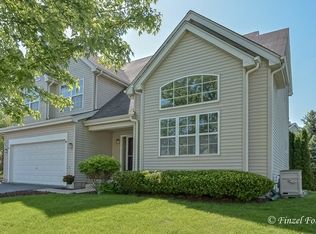 6 Sugar Creek Ct, Lake In The Hills, IL 60156