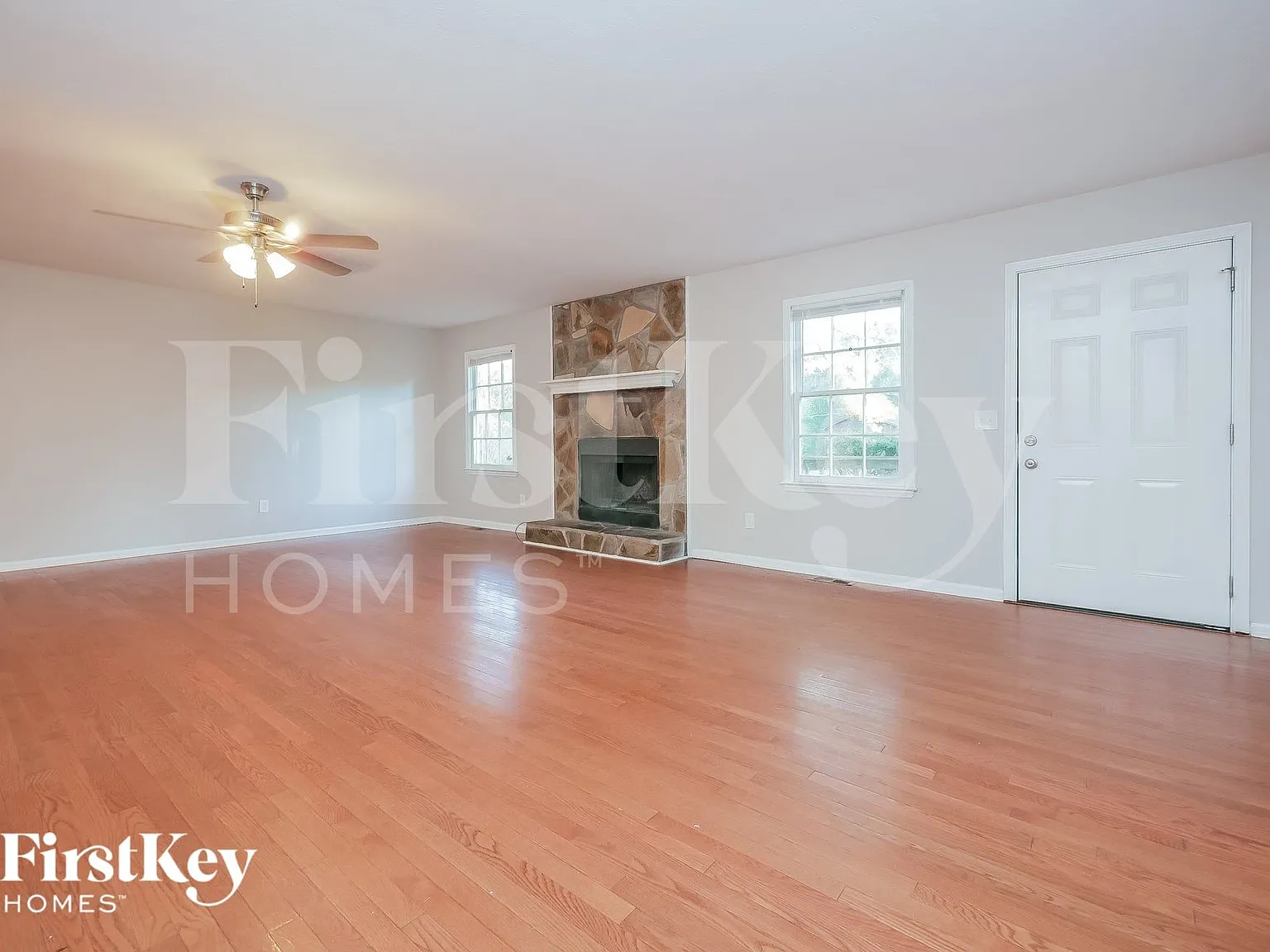 3 bed, 2.0 bath, 2076 sqft, $2,410 — Photo 2