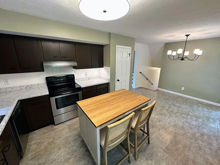 1187 Devonport Cir — Photo 17