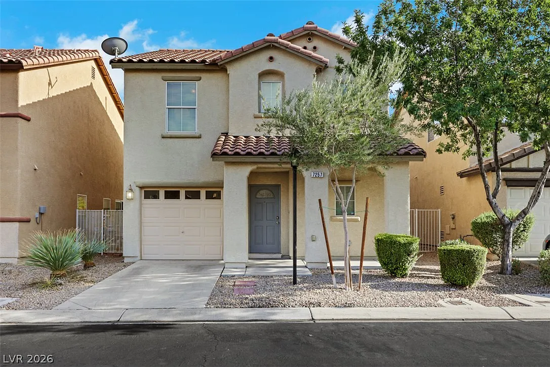 3 bed, 2.5 bath, 1480 sqft, $1,875 — Photo 1