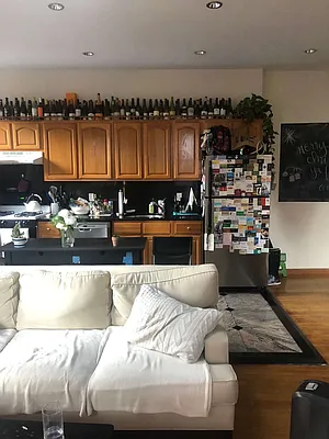 Rented by Batra Group Inc | media 33