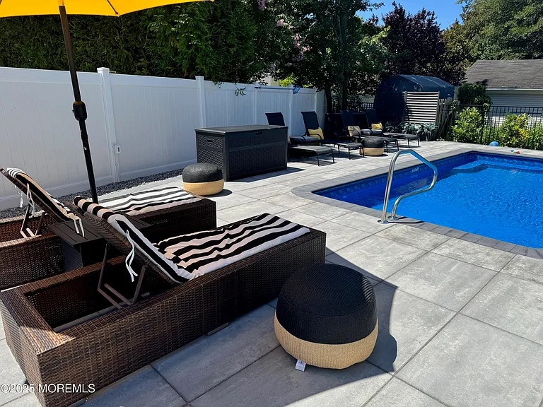 141 Osborne Ave — Photo 7