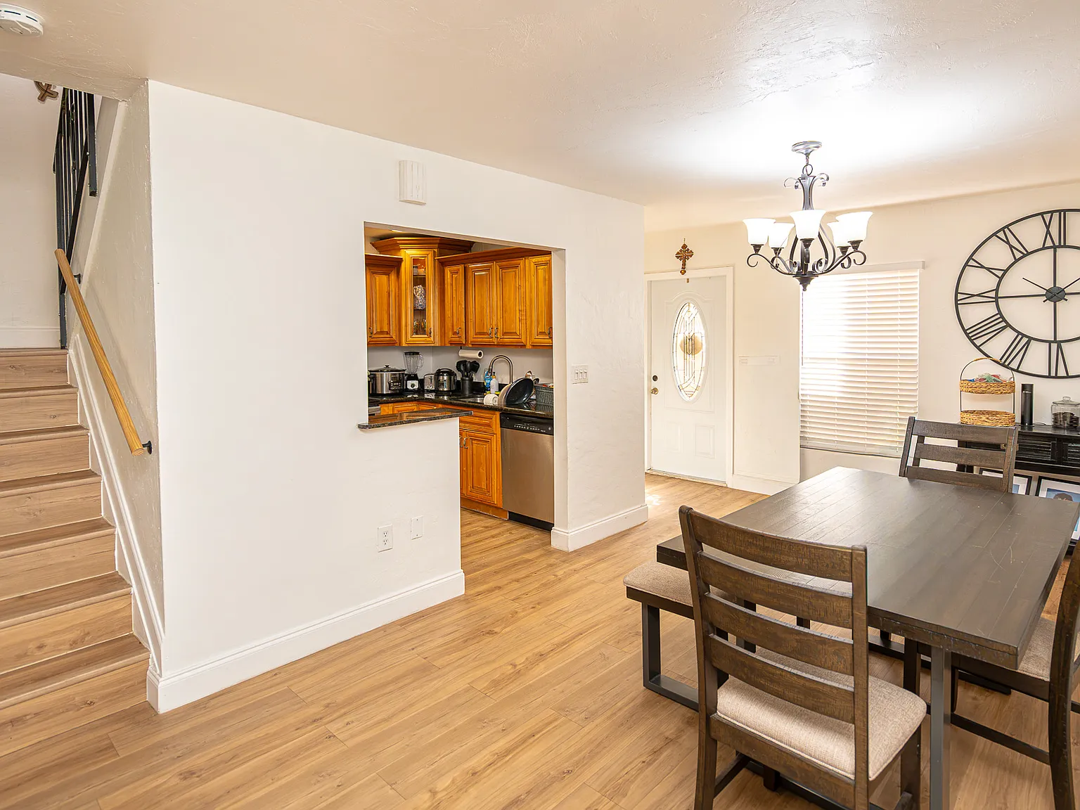 4 bed, 2.5 bath, 1205 sqft, $3,900 — Photo 3