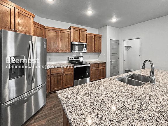 4th image of 2208 Hornbeam St
