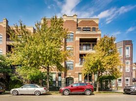 1116 W Hubbard St, Chicago, IL