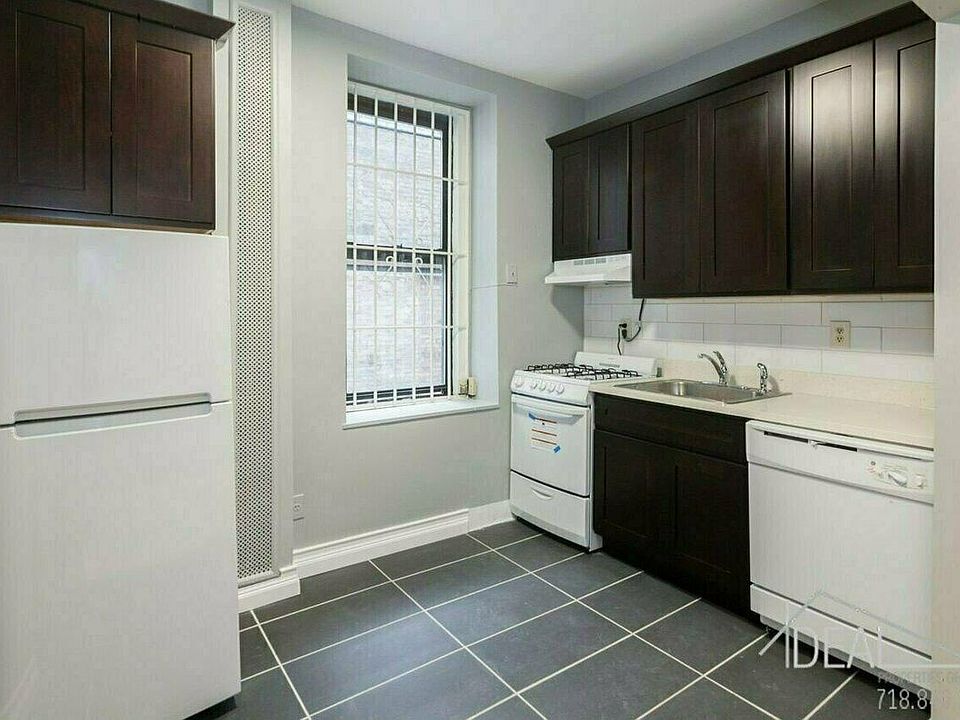 2nd image of 229 Saint Johns Pl #1E