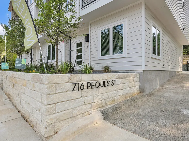 716 Peques St — Photo 16