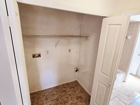 4th image of 13427 1st St #13427