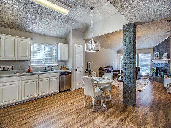 4th image of 10609 Marklin Dr