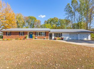 9225 Amos Rd, Ooltewah, TN 37363