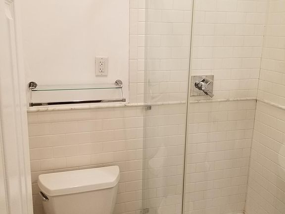 4th image of 8464 169th St APT 1