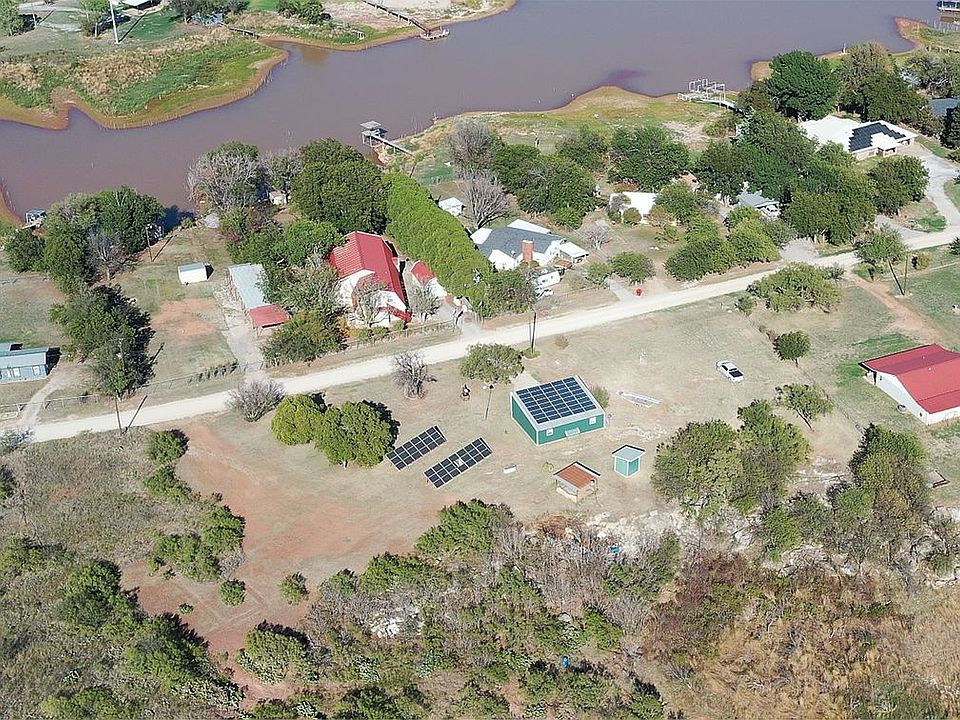 2nd image of 367 N Lake Rd