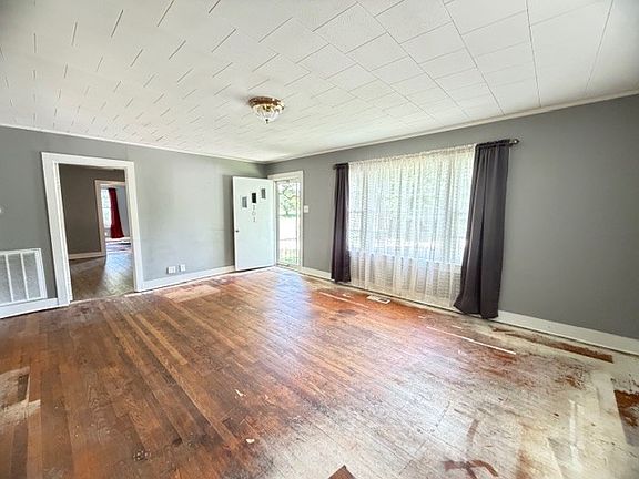2nd image of 101 Walnut St