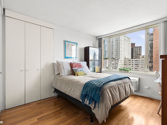 4th image of 130 W 67th St APT 20B