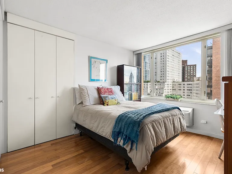 130 W 67th St #20B — Photo 5