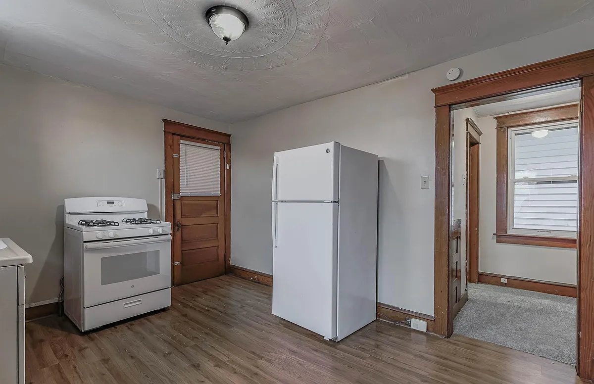 Building Photo - 212 Taft St #2