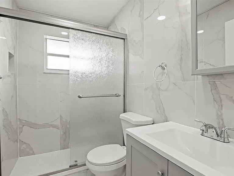 2319 Johnson St #4 — Photo 13