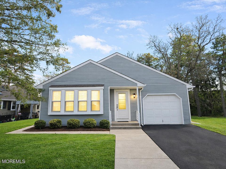 1st image of 8 Abbey Lane
