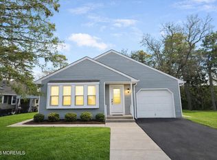 8 Abbey Lane, Manchester, NJ 08759