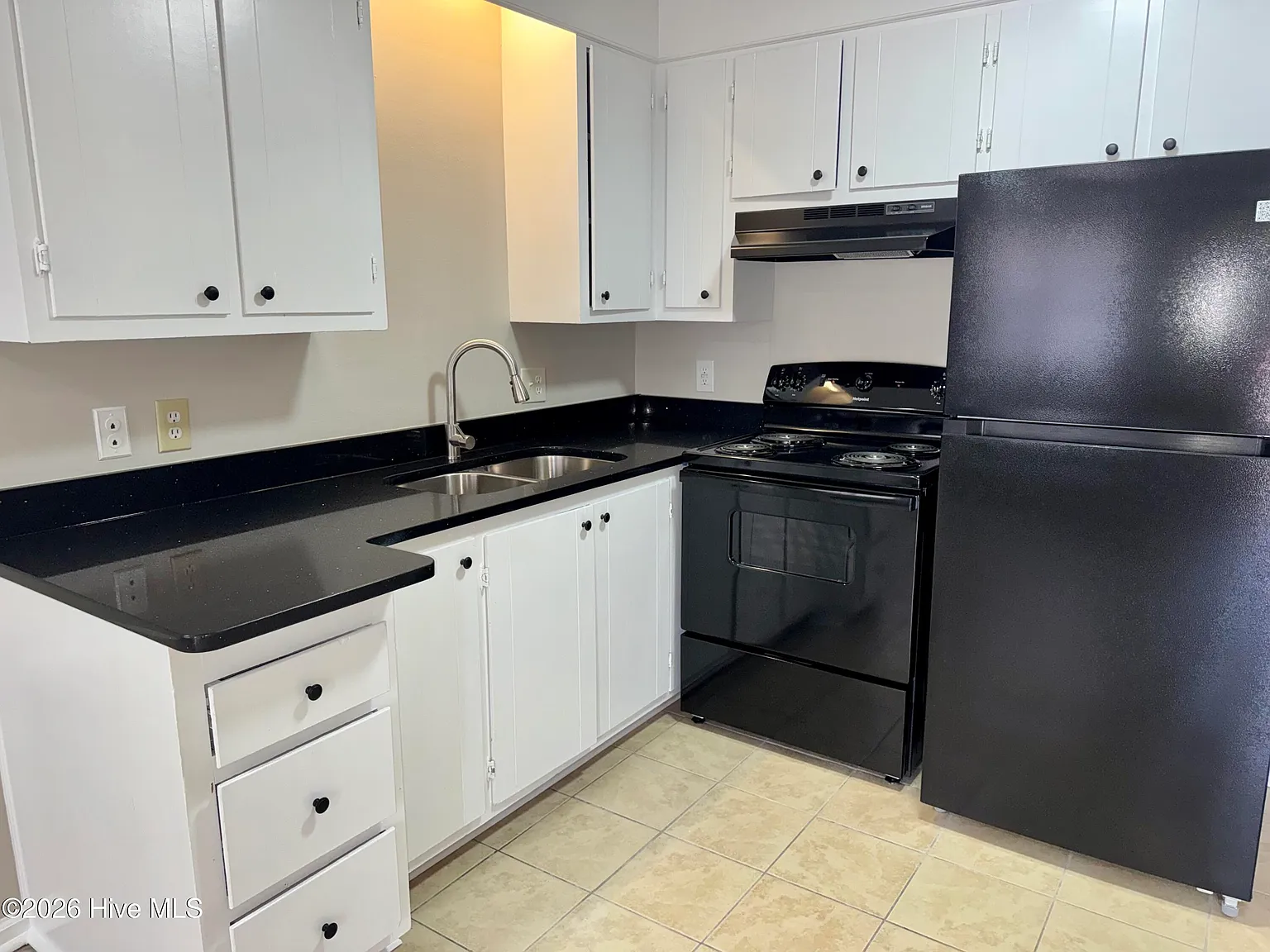 1 bed, 1.0 bath, $699 — Photo 4