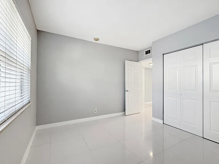 416 NE 15th Ave #12 — Photo 16
