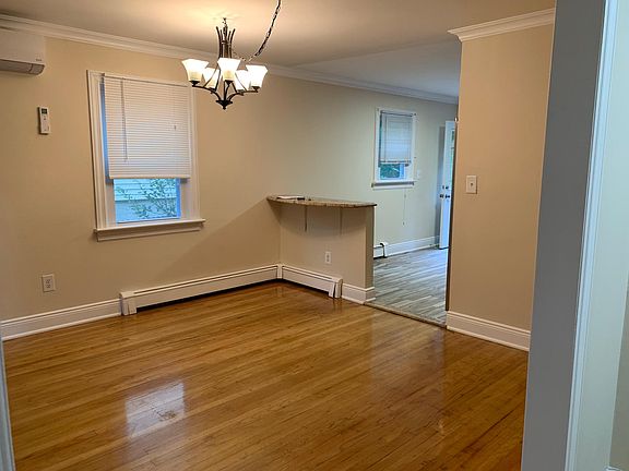 3rd image of 224 Midland Ave