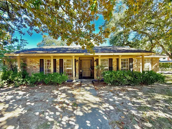 10911 Ashcroft Dr, Houston, TX 77096