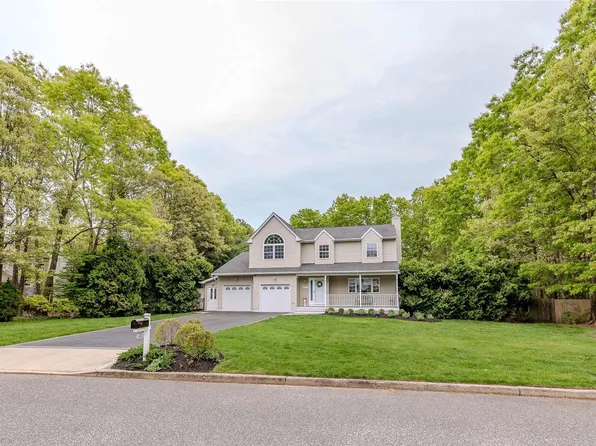 23 Lily Drive, South Setauket, NY 11720